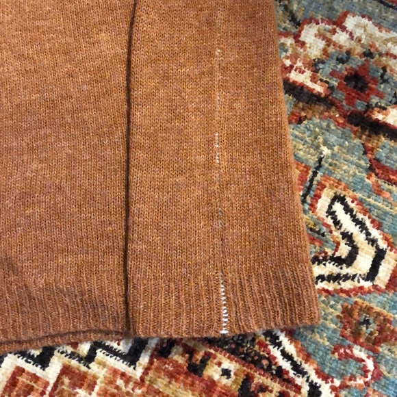 Colorblock sweater - Picture 9 of 9